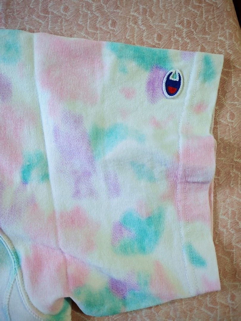 Authentic Champion reverse weave tie-dye shirt (Category: Tshirts & Polo Shirts ) located in Mandaluyong City. Submitted by fiercestorm.31 (Listing ID 1470422665, Image 3). Description: Rare piece!! Authentic Champion reverse weave tie dye Grab now!! Excellent condition Dm for more photos.