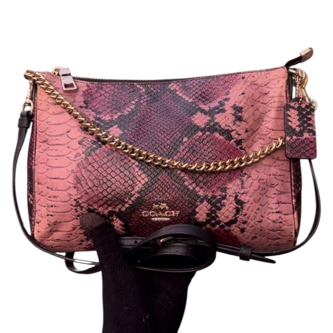 Authentic COACH (Category: Cross-body Bags) located in San Fabian. Submitted by rei_aniels (Listing ID 1470371251, Image 1). Description: Authentic COACH 2way Bag Shoulder / Sling Bag Adjustable Strap Like new .