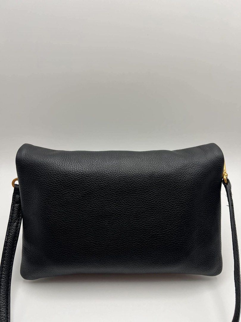 Authentic Couronne Leather crossbody (Category: Cross-body Bags) located in Cagayan de Oro. Submitted by borse_de_amore (Listing ID 1470507653, Image 3). Description: Authentic Couronne Leather crossbody No major issues very light corner rubs only. Spacious. Very good condition pa. Fits long wallet, Large fones etc. 🏷️1,290 free sf na.
