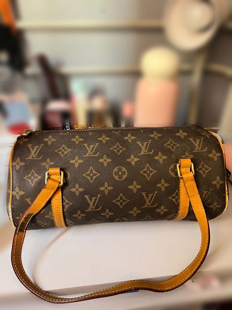 Authentic Louis Vuitton Monogram Papillon Shoulder Bag (Category: Shoulder Bags) located in Manila. Submitted by angellfjj (Listing ID 1470385857, Image 1). Description: ✨ Pre-loved vintage LV Papillon bag 💰 Price: negotiable Selling my pre-loved Louis Vuitton Monogram Papillon 19. A timeless vintage piece with its classic monogram canvas—perfect for everyday use or collectors who love vintage designer bags. Condition: - Pre-loved vintage condit