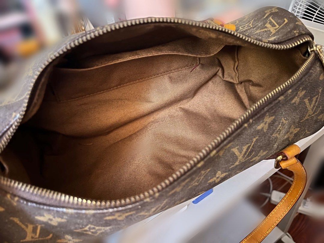 Authentic Louis Vuitton Monogram Papillon Shoulder Bag (Category: Shoulder Bags) located in Manila. Submitted by angellfjj (Listing ID 1470385857, Image 2). Description: ✨ Pre-loved vintage LV Papillon bag 💰 Price: negotiable Selling my pre-loved Louis Vuitton Monogram Papillon 19. A timeless vintage piece with its classic monogram canvas—perfect for everyday use or collectors who love vintage designer bags. Condition: - Pre-loved vintage condit