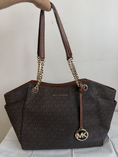(Category: ) located in . Submitted by fashio-anne (Listing ID 1470403573, Image 1). Description: .