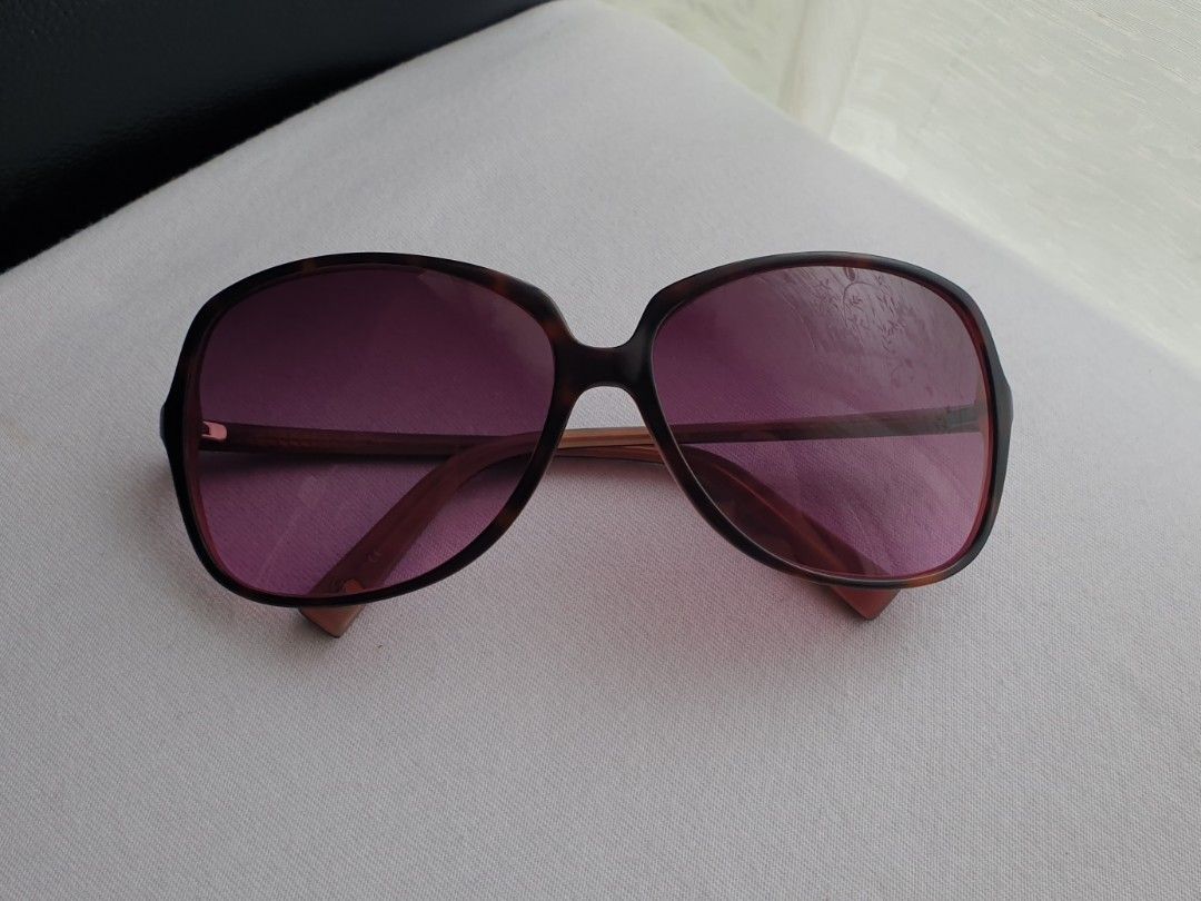 Authentic Paul Smith Sunglasses (Category: Sunglasses & Eyewear) located in Quezon City. Submitted by WasalakTwo (Listing ID 1470444060, Image 1). Description: Bought in Japan Durable and high quality Excellent condition Clean and presentable Open for delivery nationwide.