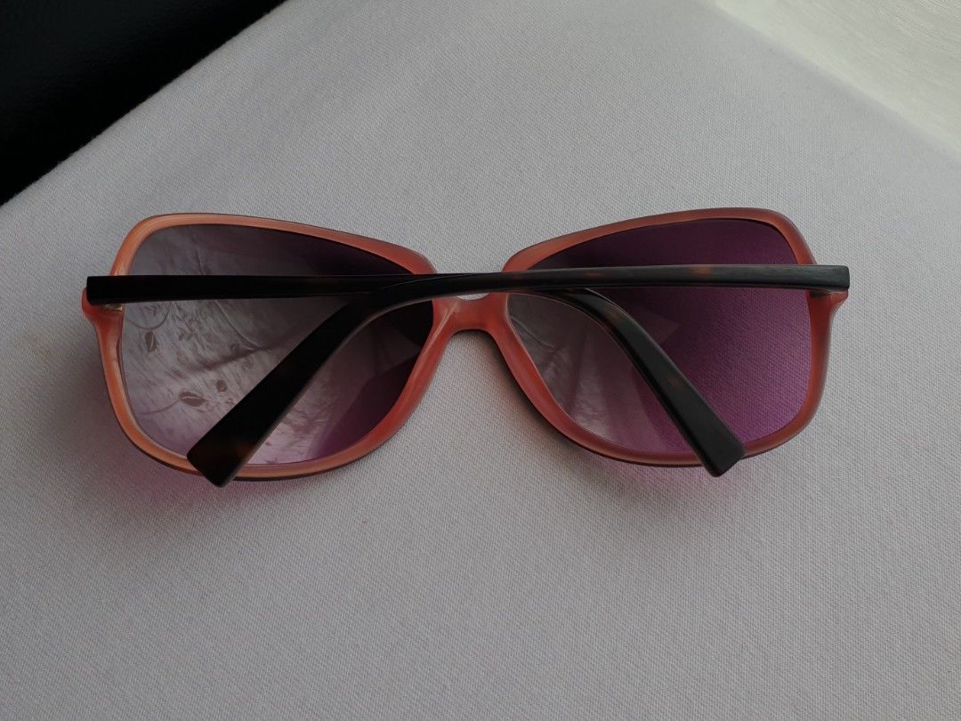 Authentic Paul Smith Sunglasses (Category: Sunglasses & Eyewear) located in Quezon City. Submitted by WasalakTwo (Listing ID 1470444060, Image 2). Description: Bought in Japan Durable and high quality Excellent condition Clean and presentable Open for delivery nationwide.