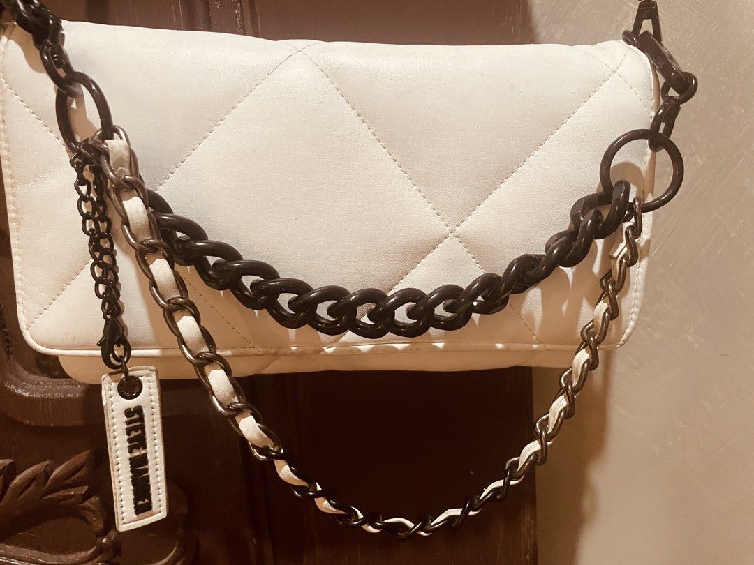 Authentic Steve Madden White Sling Bag (Category: Shoulder Bags) located in Batangas. Submitted by norskieshoppe (Listing ID 1470385002, Image 3). Description: so pretty 2-strap slingbag authentic .