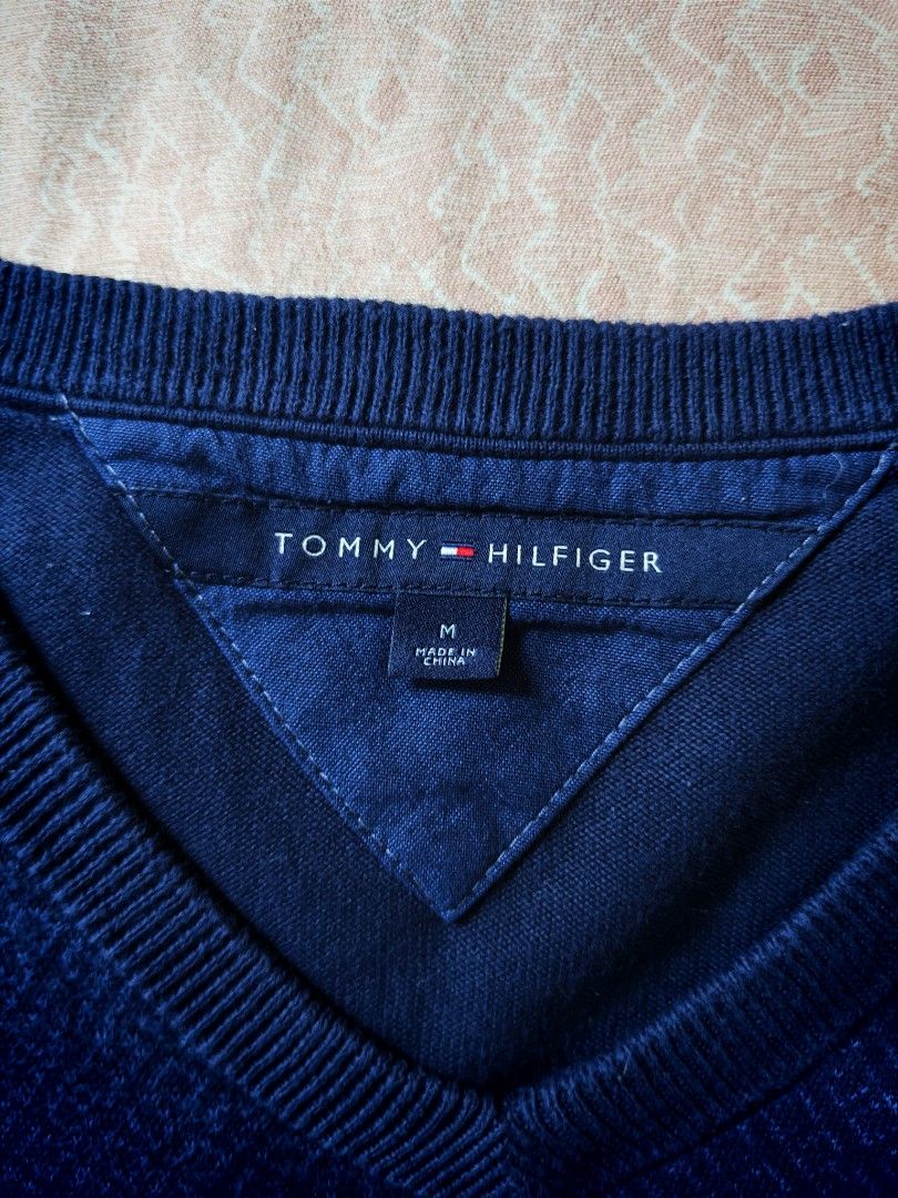 Authentic Tommy H pullover (Category: Tshirts & Polo Shirts ) located in Mandaluyong City. Submitted by fiercestorm.31 (Listing ID 1470416866, Image 3). Description: Authentic Tommy Hilfiger Pullover/sweatshirt With tags Used twice only Dm for more photos.