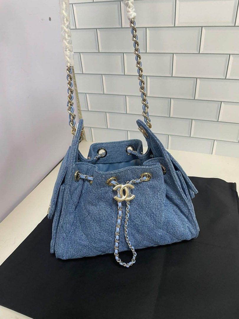 Available pre order (Category: Purses & Pouches) located in Taytay. Submitted by prettypicks_1188 (Listing ID 1470554698, Image 2). Description: .