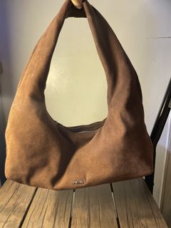 (Category: ) located in . Submitted by declutterandthrifts (Listing ID 1470432216, Image 1). Description: .