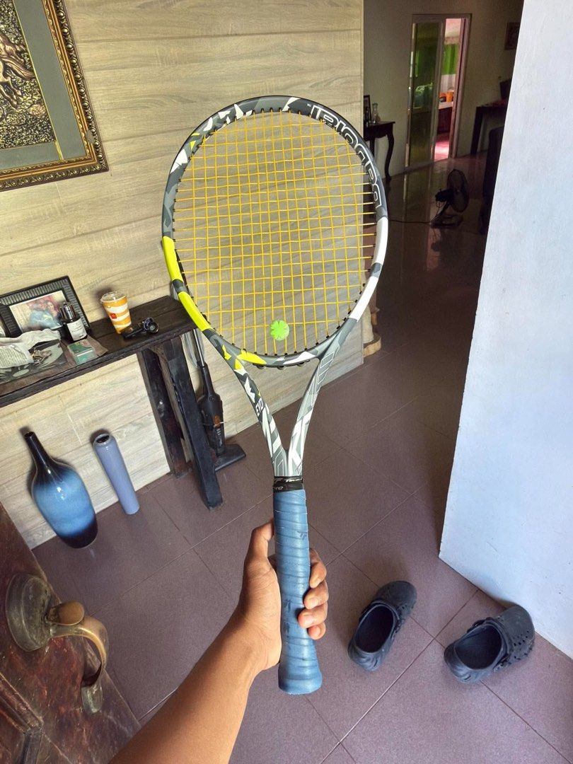 Babolat Evo Aero Lite (Category: Racket and Ball Sports) located in Alicia. Submitted by angelicaisabel055 (Listing ID 1470403231, Image 1). Description: BABOLAT EVO AERO LITE DETAILS: Weight: 271g Headsize: 660 Crosses: 16/18 Tension: 50/55 Gripsize: 2.