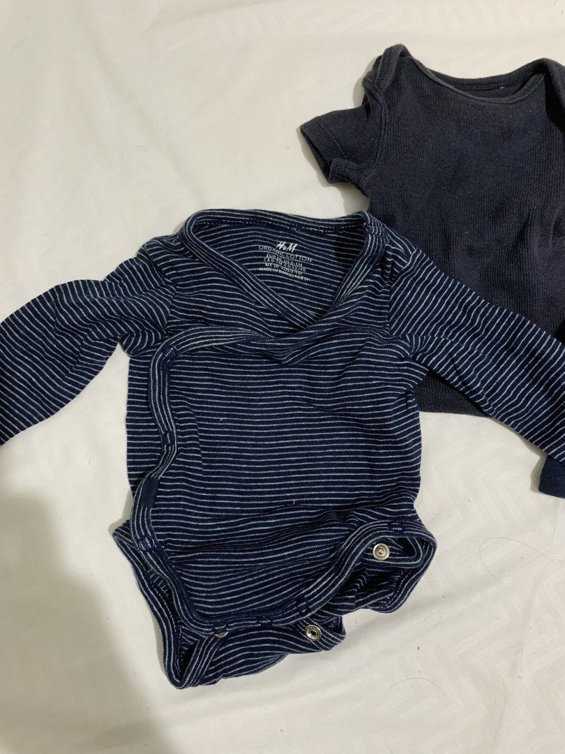 Baby Boy bundle clothes 0-1M (Category: Babies & Kids Fashion) located in Antipolo. Submitted by franc09 (Listing ID 1470384977, Image 2). Description: - Bundle of baby boy clothes for newborn (Size 0-1 months) - Condition: Excellent / Ready for use - gift kay baby nung baby shower and padala po yung iba. Yung h&m onesie and shirt lang po nagamit. The rest nilabhan lang. - DM for fast transactions.