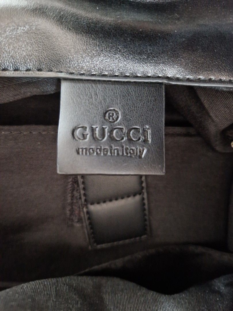 Back pack GUCCI (Category: Luxury Bags & Wallets) located in El Nido. Submitted by montimor17 (Listing ID 1470381319, Image 3). Description: very good condition.