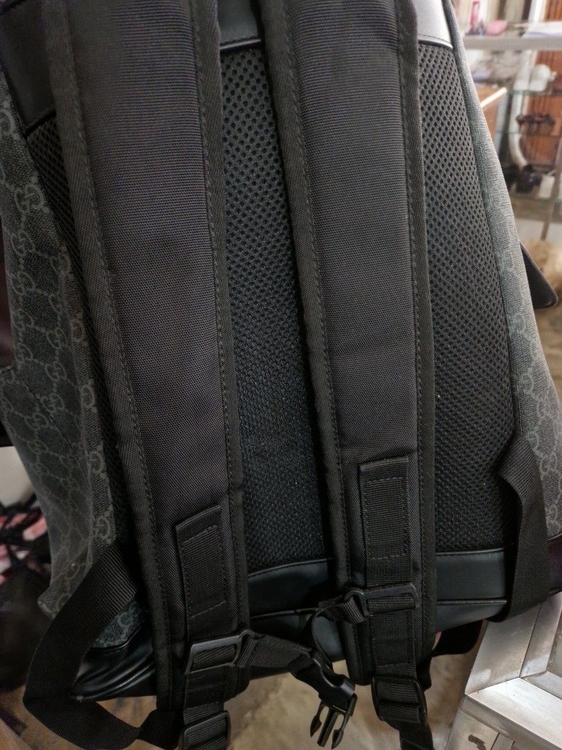 Back pack GUCCI (Category: Luxury Bags & Wallets) located in El Nido. Submitted by montimor17 (Listing ID 1470381319, Image 2). Description: very good condition.