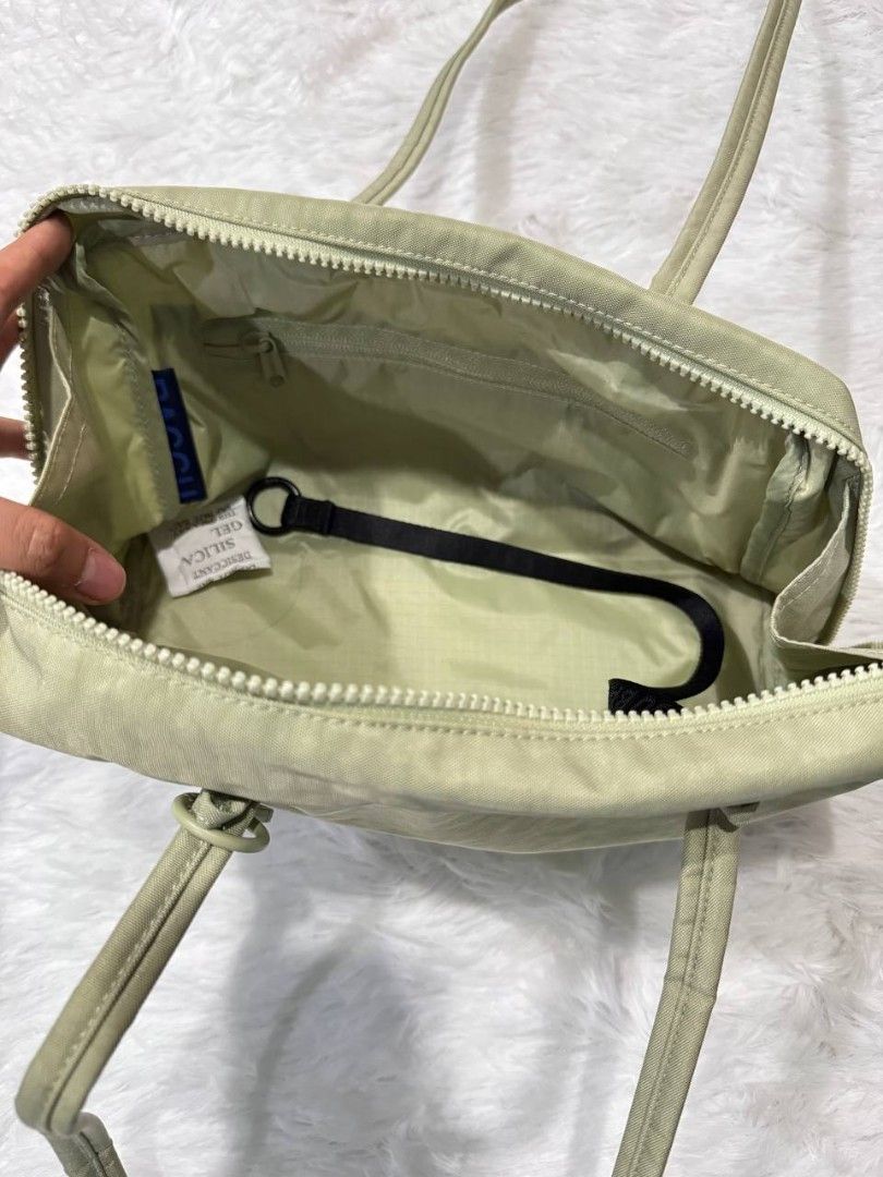 Baggu Bowlor Bag (Category: Shoulder Bags) located in Bulacan. Submitted by cheeryfatima (Listing ID 1470441665, Image 2). Description: Baggu Bowler Bag Bought for 4,050 and used only once. Still in excellent condition! • Selling price: ₱2,000 • Barely used, good condition • color: Celadon RFS: Decluttering / no longer using it. PM me if interested..