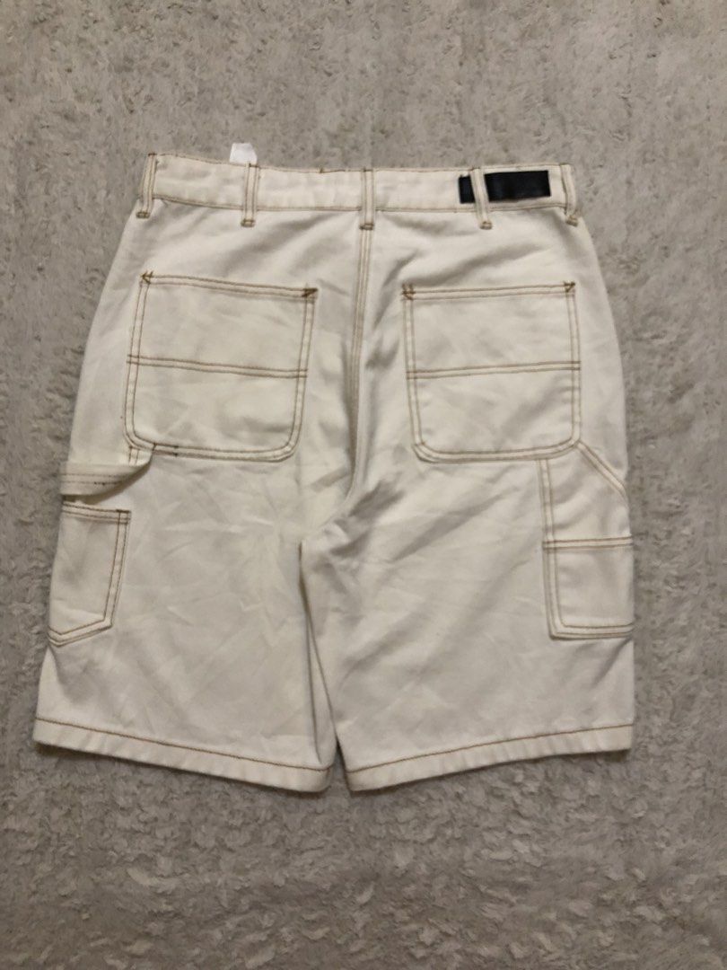 Baggy carpenter short (Category: Shorts) located in Canaman. Submitted by thriftmoboss (Listing ID 1470448336, Image 1). Description: 📌BAGGY JORTS cotton 100% Hard denim 95% Crispy condition✅ Made in China 🇨🇳 DIMENSION📏 W-32 L- 21 Hem-10. 5 As new condition✅ Crisp condition✅ No issue Price:550 ‎ ‎•✅PLUS SHIPPING FEE (+75) ‎•🔵MOP: G CASH ‎•🟥COURIER: JnT ‎•📍LOC:Magsaysay, Naga city ,Camarines Sur 🌫️.