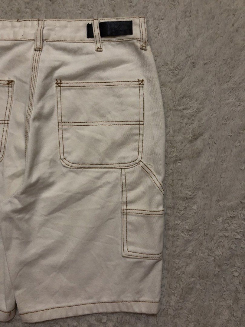 Baggy carpenter short (Category: Shorts) located in Canaman. Submitted by thriftmoboss (Listing ID 1470448336, Image 3). Description: 📌BAGGY JORTS cotton 100% Hard denim 95% Crispy condition✅ Made in China 🇨🇳 DIMENSION📏 W-32 L- 21 Hem-10. 5 As new condition✅ Crisp condition✅ No issue Price:550 ‎ ‎•✅PLUS SHIPPING FEE (+75) ‎•🔵MOP: G CASH ‎•🟥COURIER: JnT ‎•📍LOC:Magsaysay, Naga city ,Camarines Sur 🌫️.
