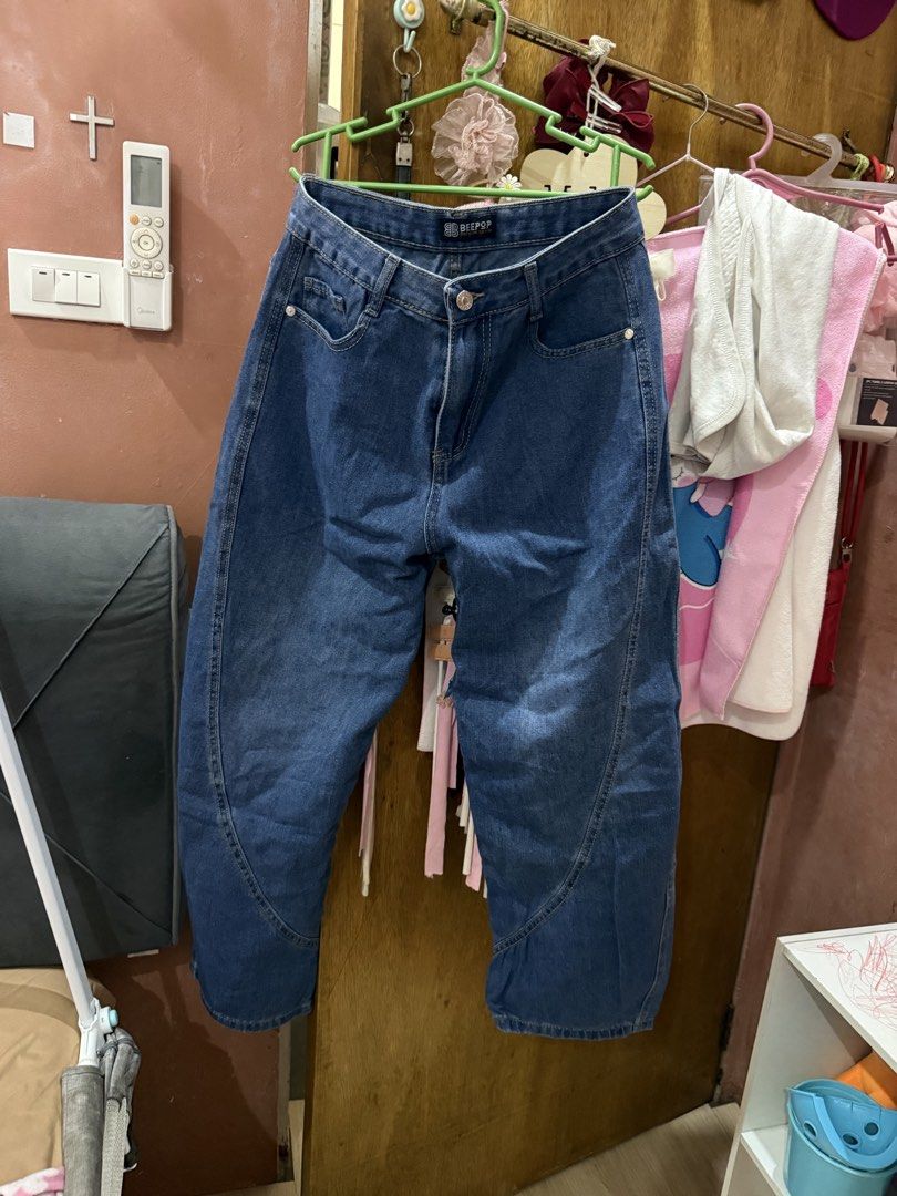 Baggy Jeans (Category: Jeans) located in Imus. Submitted by mysticstar_f121de (Listing ID 1470443479, Image 1). Description: Size 30.