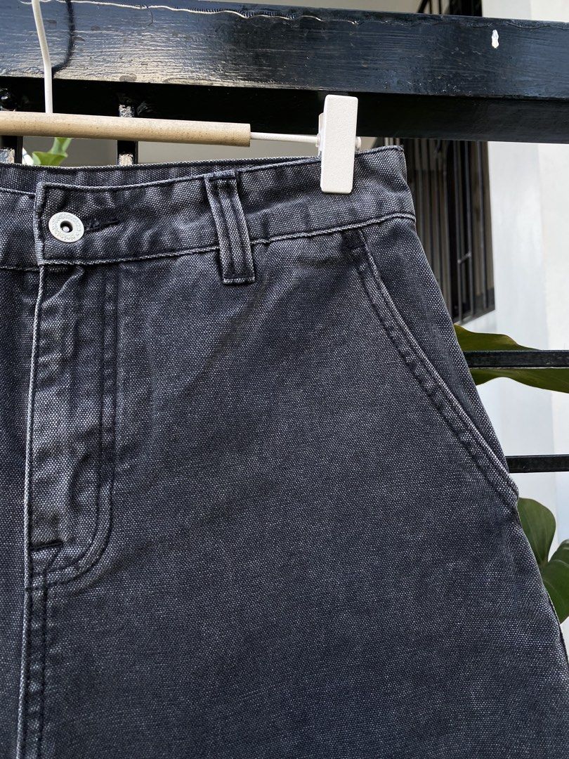 Baggy Washed Black Denim Jeans (Category: Jeans) located in Roxas City. Submitted by dua-garments23 (Listing ID 1470442410, Image 2). Description: - Style: Relaxed straight leg fit with acid wash texture - Color: Washed black - Size: Small - Details: Classic button closure, belt loops, front slant pockets, and two back pockets - Material: Heavy denim - Condition: Clean inside and out, ready to wear.
