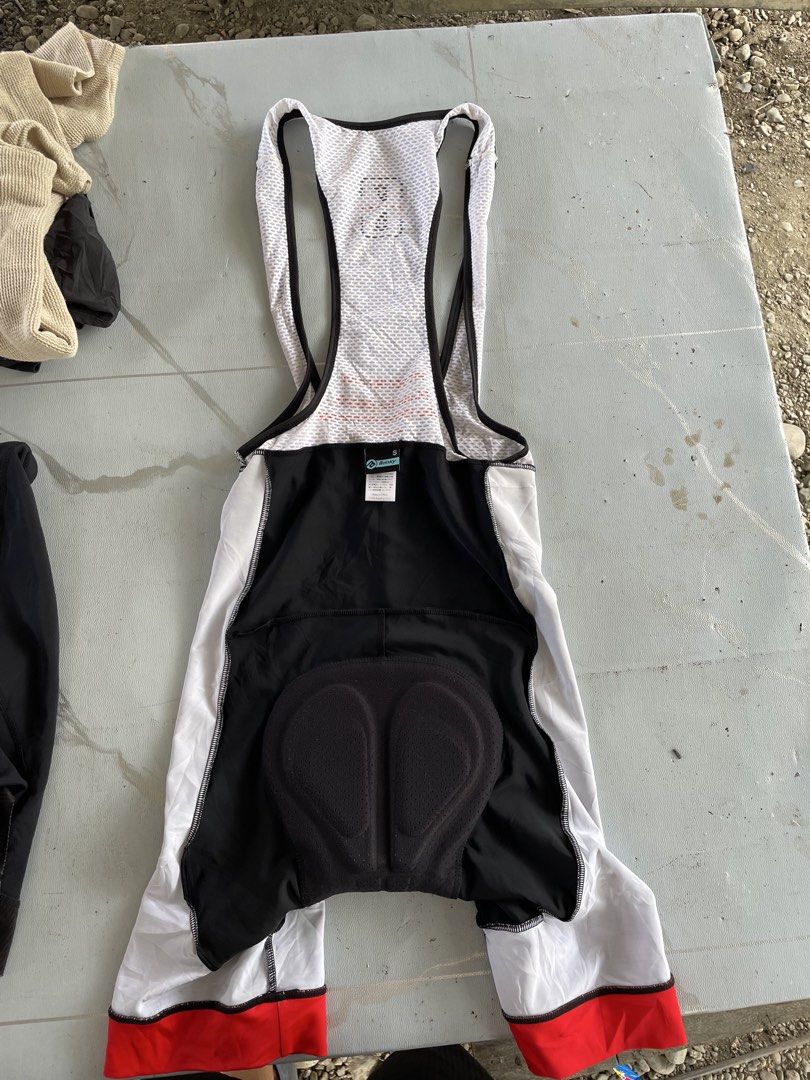 BAISKY cycling Bib (Category: Activewear) located in New Bataan. Submitted by rebisa.404 (Listing ID 1470407311, Image 2). Description: BAISKY cycling Bib S on tag 22 width 38 length Need wash No issue.