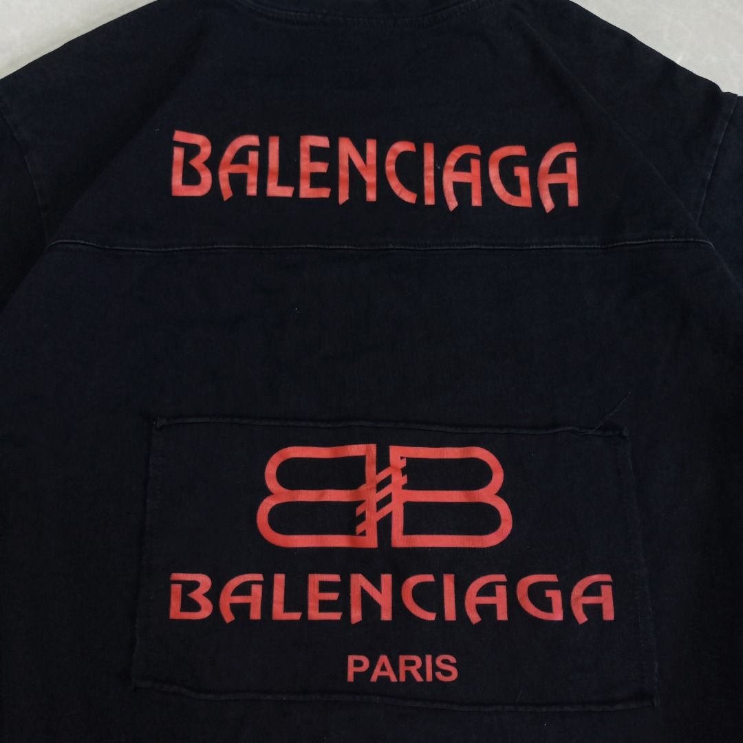 Balenciaga Paris Worldwide (Category: Shirts) located in General Santos City (Dadiangas). Submitted by collection_9500 (Listing ID 1470543186, Image 3). Description: Balenciaga Paris Worldwide 20 x 26.5 Medium Excellent, minimal bacon Gensan loc Pm for inquiries All are thrifted items and needwash.