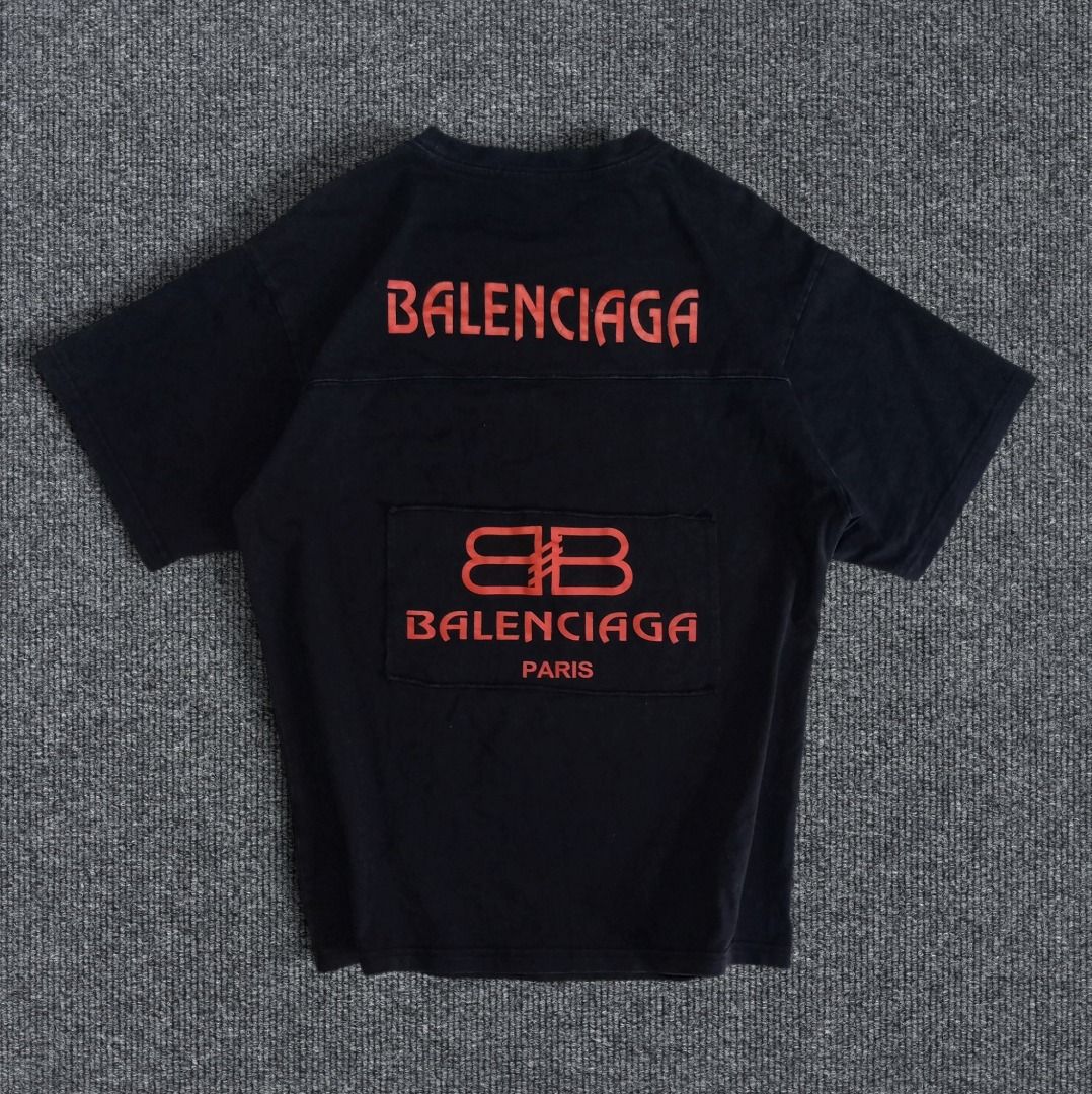 Balenciaga Paris Worldwide (Category: Shirts) located in General Santos City (Dadiangas). Submitted by collection_9500 (Listing ID 1470543186, Image 2). Description: Balenciaga Paris Worldwide 20 x 26.5 Medium Excellent, minimal bacon Gensan loc Pm for inquiries All are thrifted items and needwash.