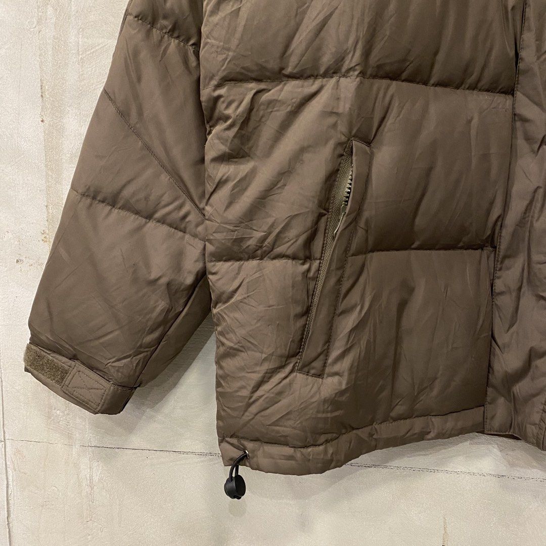 Balenciaga Sport Puffer Jacket (Category: Luxury Apparel) located in Quezon City. Submitted by rebirthalley (Listing ID 1470498862, Image 3). Description: Width-26 Length-29 Sleeve-25 Shoulder-20 Hem-24 Excellent Condition Missing Detachable Hoodie.
