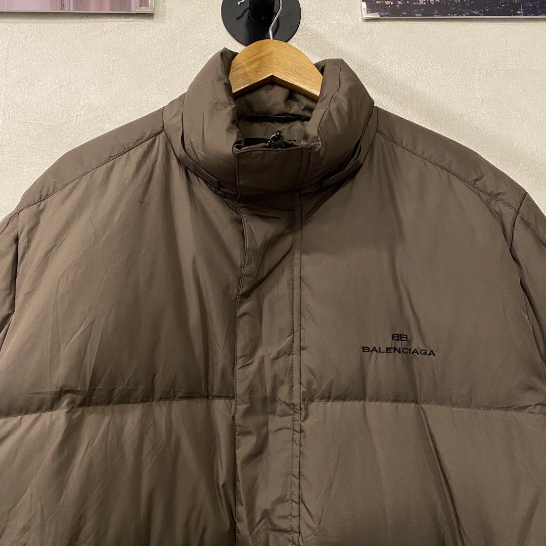 Balenciaga Sport Puffer Jacket (Category: Luxury Apparel) located in Quezon City. Submitted by rebirthalley (Listing ID 1470498862, Image 2). Description: Width-26 Length-29 Sleeve-25 Shoulder-20 Hem-24 Excellent Condition Missing Detachable Hoodie.