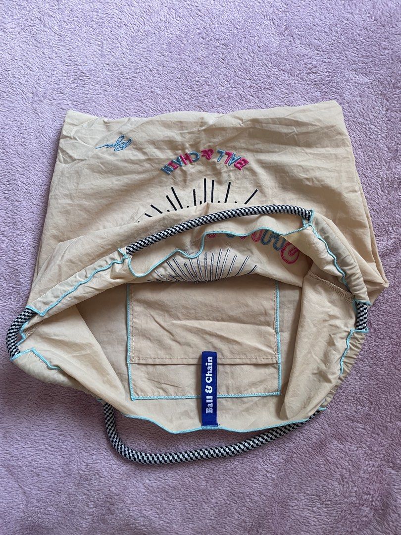 Ball & Chain Tote Bag (Category: Shoulder Bags) located in Valenzuela. Submitted by inhale.lasagne (Listing ID 1470422029, Image 3). Description: .