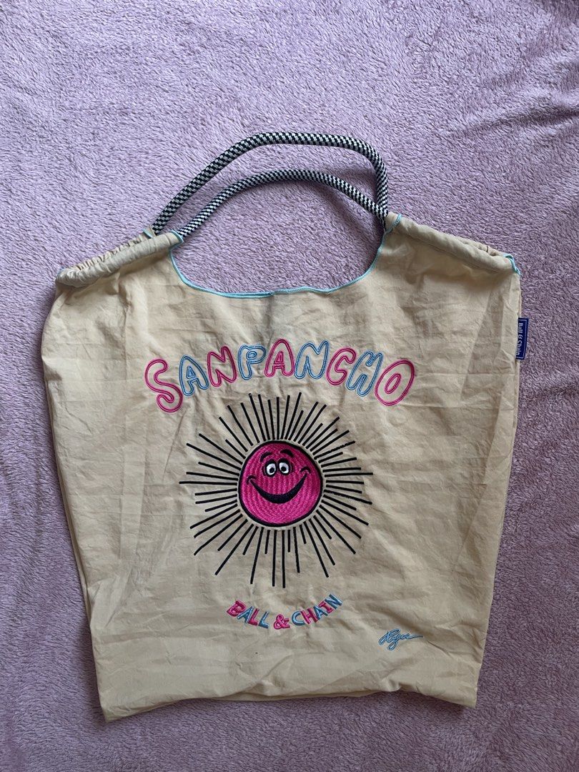 Ball & Chain Tote Bag (Category: Shoulder Bags) located in Valenzuela. Submitted by inhale.lasagne (Listing ID 1470422029, Image 1). Description: .