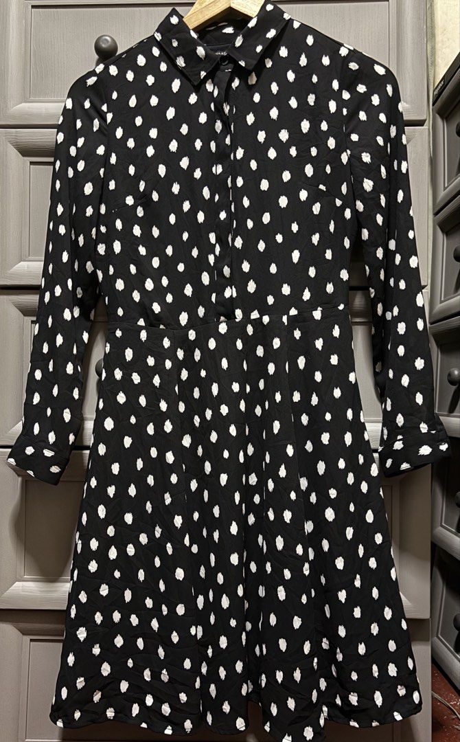 Banana Republic Dress (Category: Dresses) located in Manila. Submitted by ayan123456 (Listing ID 1470393483, Image 1). Description: Small-semi med.