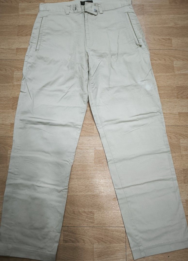 Banana Republic trousers (Category: Other Bottoms) located in Manila. Submitted by wearforce (Listing ID 1470497623, Image 2). Description: Banana Republic trousers color: cream fit: M-L color rate 10/10 in good condition 450 + sf.