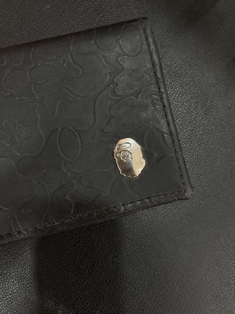 Bape Long Wallet (Category: Luxury Bags & Wallets) located in Puerto Princesa. Submitted by 18arc (Listing ID 1470356903, Image 2). Description: .