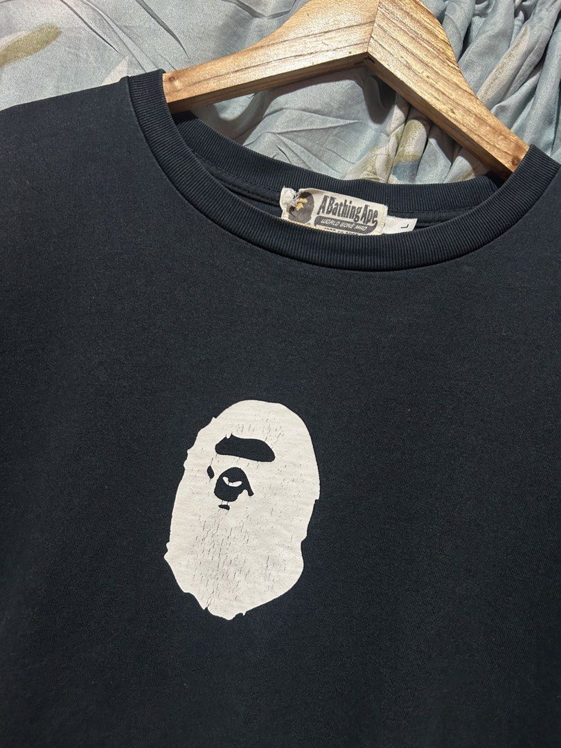 Bape Script (Category: Coats, Jackets and Outerwear) located in Rodriguez. Submitted by thriftwitharn (Listing ID 1470388033, Image 3). Description: 22 WIDHT 28 LENGHT HAS MINOR HAIRLINES, 1 PINOLE 8/10 CR.