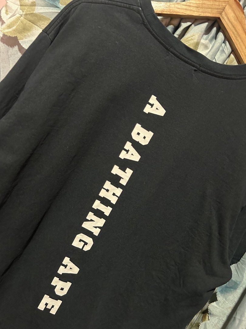 Bape Script (Category: Coats, Jackets and Outerwear) located in Rodriguez. Submitted by thriftwitharn (Listing ID 1470388033, Image 2). Description: 22 WIDHT 28 LENGHT HAS MINOR HAIRLINES, 1 PINOLE 8/10 CR.