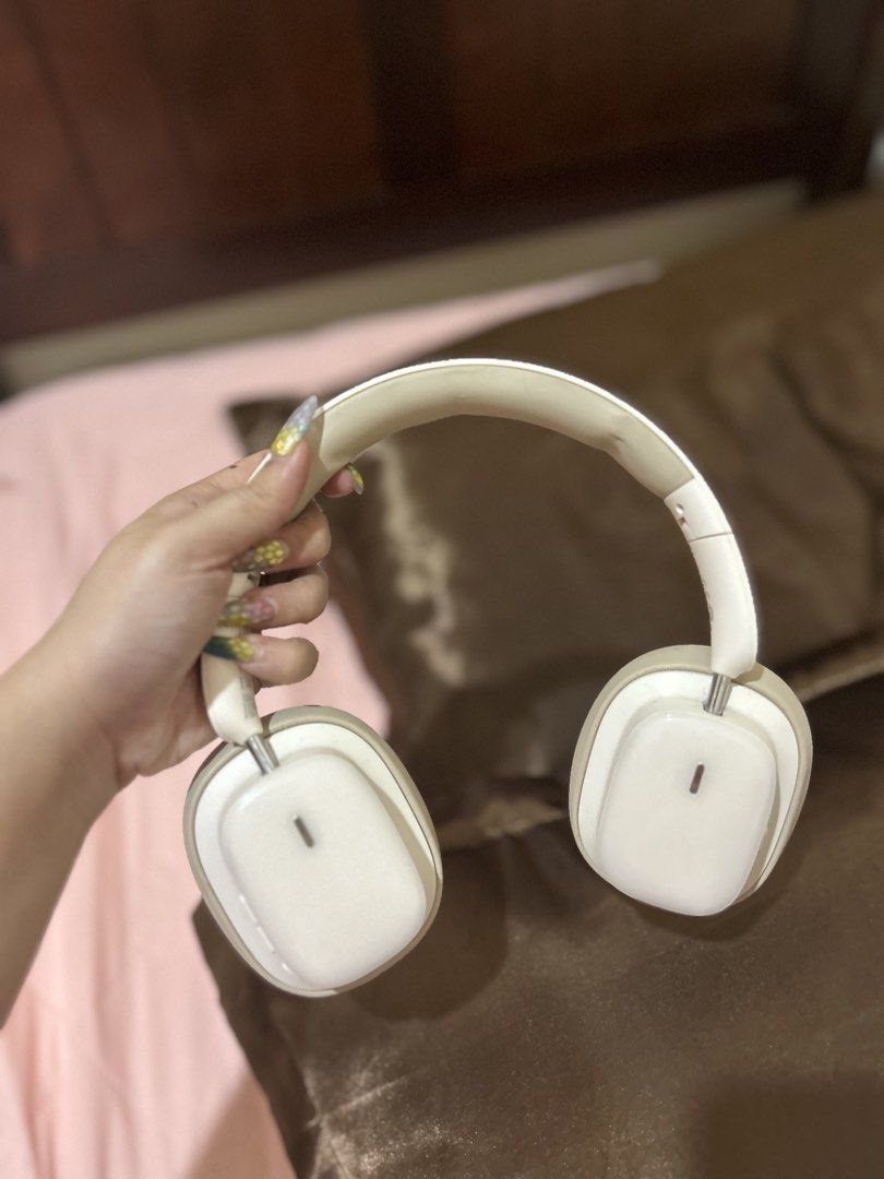 Baseus wireless over-ear headphones beige (Category: Headphones & Headsets) located in Mataasnakahoy. Submitted by monoky (Listing ID 1470486808, Image 1). Description: Baseus Headphones 🎧 Price: ₱1,000 - negotiable * Fully functional — all features working properly * No known functional issues * Comfortable over-ear design * Suitable for music, calls, and everyday use Condition: Pre-loved Working Condition: Tested and fully functional with no k