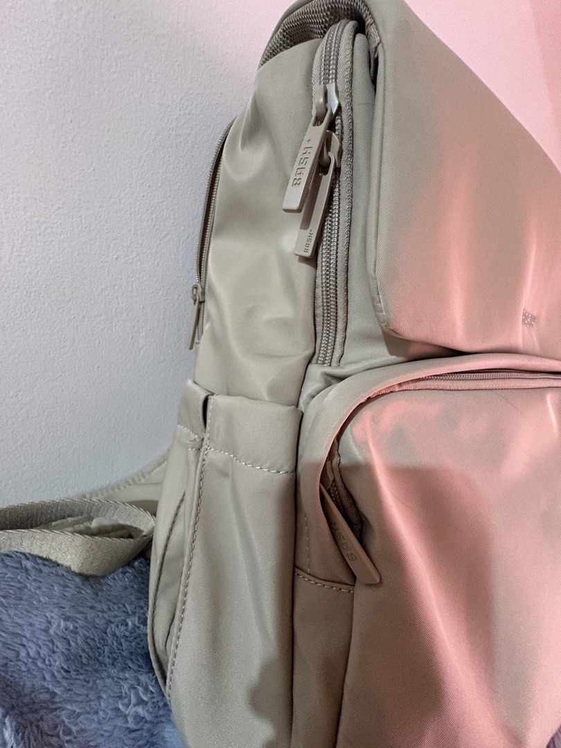 BASH GATEWAY WEEKDAY BACKPACK IN DUNE (Category: Backpacks) located in Padre Garcia. Submitted by mlvjulia (Listing ID 1470365775, Image 2). Description: BASH GATEWAY WEEKDAY BACKPACK IN DUNE ₱2,100 ✨perfect condition ✨only use twice (bought last july, hindi na nagamit since naka tote bag) 📌Strictly no cancellation, exchange, return, or refund of items. Please make sure to double-check all details before claiming an item. .