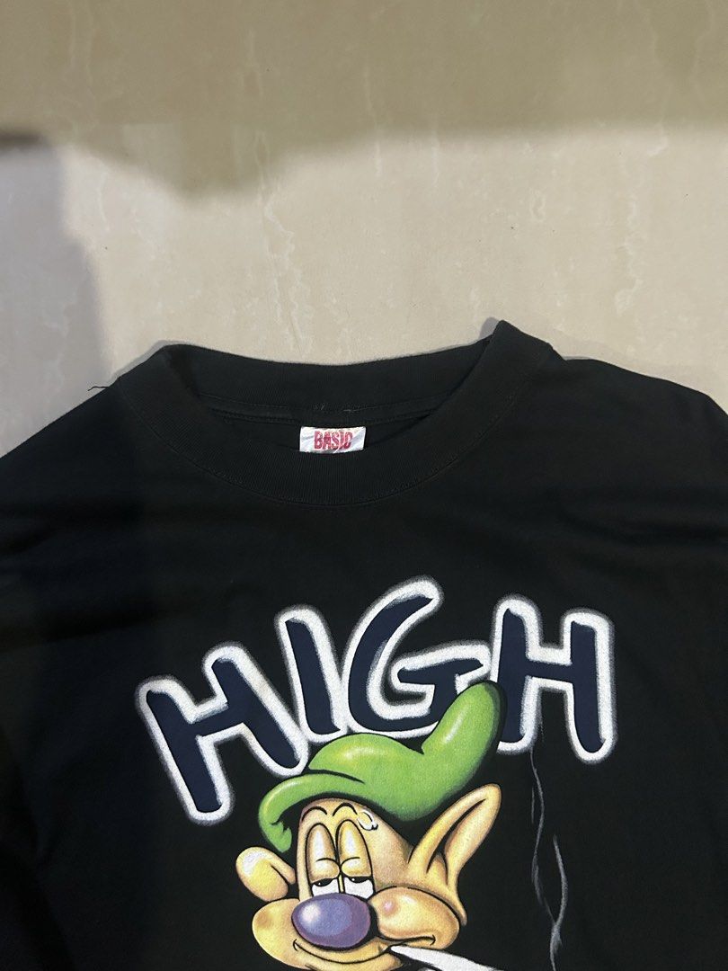 Basic Wear High Ho Cartoon Graphic Long Sleeve (Category: Longsleeves) located in San Fernando. Submitted by thrift_lang_ni_kim (Listing ID 1470369943, Image 2). Description: ⬇️ DETAILS ⬇️ Basic Wear High Ho Cartoon Graphic Long Sleeve DIMENSIONS (INCHES) Width:20 Length:30 Best fit: M to L (long fit) Color rate:9/10 Condition/Issue:Good condition Mine: ₱250 Minimum increment: ₱50 Already washed and ready to wear. 📌 Please check all photos caref