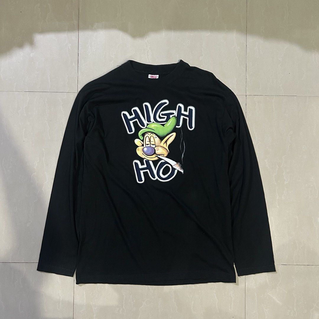 Basic Wear High Ho Cartoon Graphic Long Sleeve (Category: Longsleeves) located in San Fernando. Submitted by thrift_lang_ni_kim (Listing ID 1470369943, Image 1). Description: ⬇️ DETAILS ⬇️ Basic Wear High Ho Cartoon Graphic Long Sleeve DIMENSIONS (INCHES) Width:20 Length:30 Best fit: M to L (long fit) Color rate:9/10 Condition/Issue:Good condition Mine: ₱250 Minimum increment: ₱50 Already washed and ready to wear. 📌 Please check all photos caref