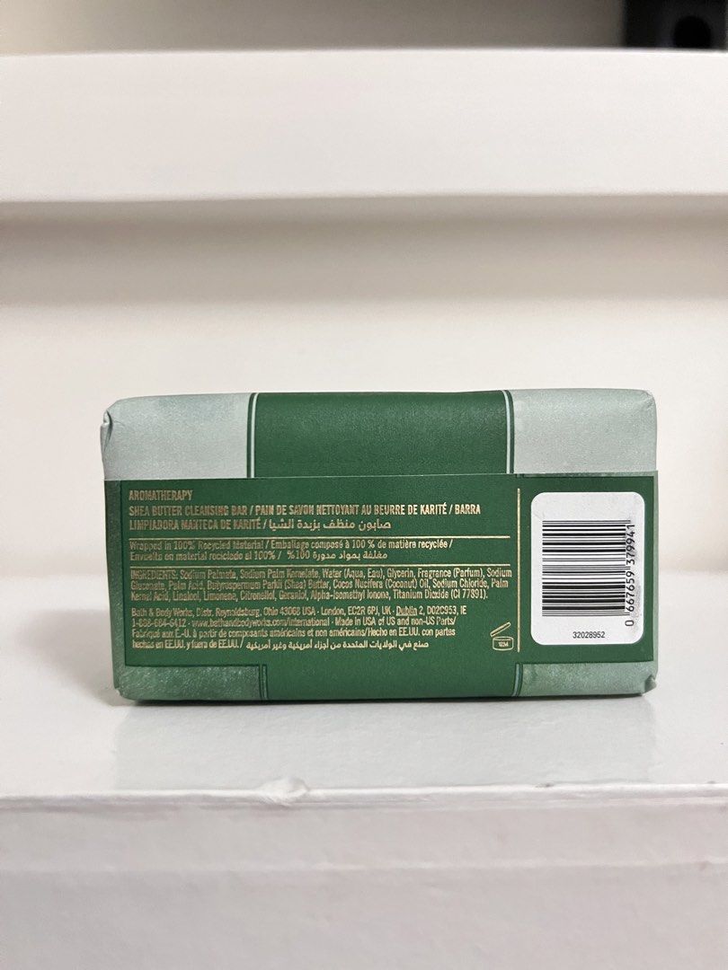 Bath & Body Works Aromatherapy Soap (Category: Bath) located in Taguig. Submitted by camillep912 (Listing ID 1470496902, Image 2). Description: Bath & Body Works Aromatherapy Series Scent: Eucalyptus + Spearmint Soap Relaxing smell like you're in a spa..