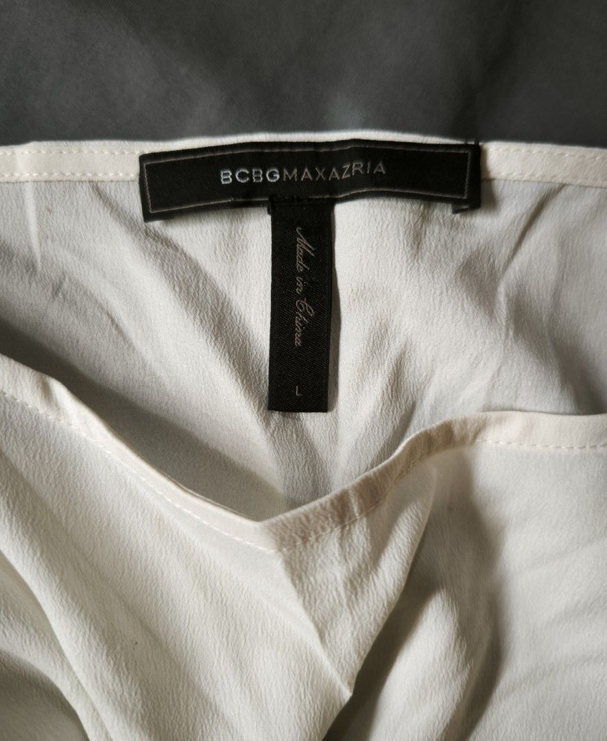 BCBG MAXAZRIA blouse (Category: Blouses) located in Manila. Submitted by wearforce (Listing ID 1470490535, Image 2). Description: BCBG MAXAZRIA blouse color: cream fit: M-L color rate 10/10 in good condition 200 + sf.