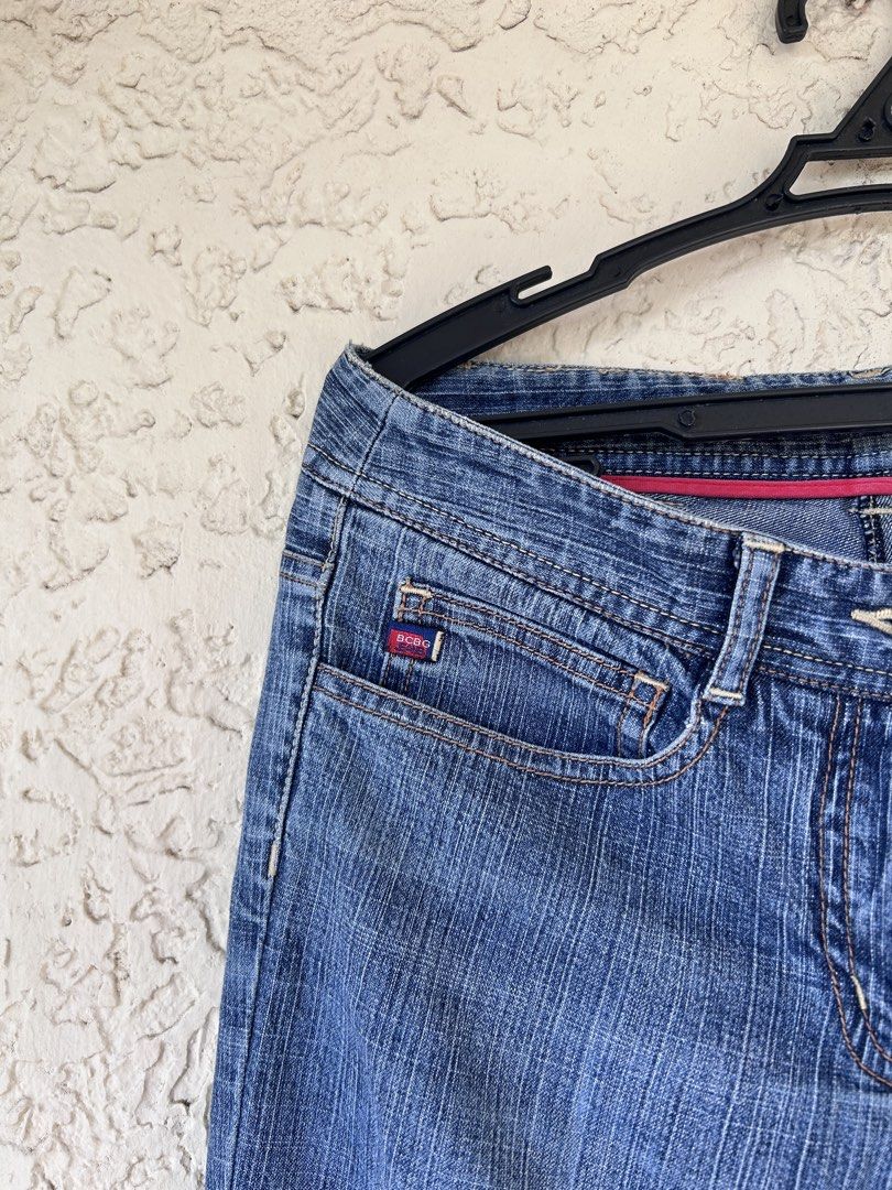 BCBG Y2K Mid Waist Bootcut Jeans (Category: Jeans) located in Batangas. Submitted by morcigues (Listing ID 1470356641, Image 2). Description: Seller’s fav !! waist 25-27.