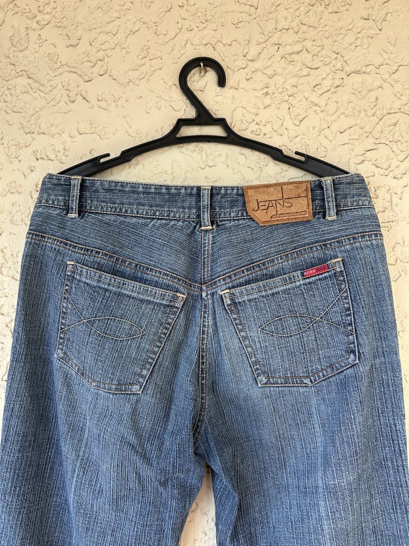 BCBG Y2K Mid Waist Bootcut Jeans (Category: Jeans) located in Batangas. Submitted by morcigues (Listing ID 1470356641, Image 3). Description: Seller’s fav !! waist 25-27.