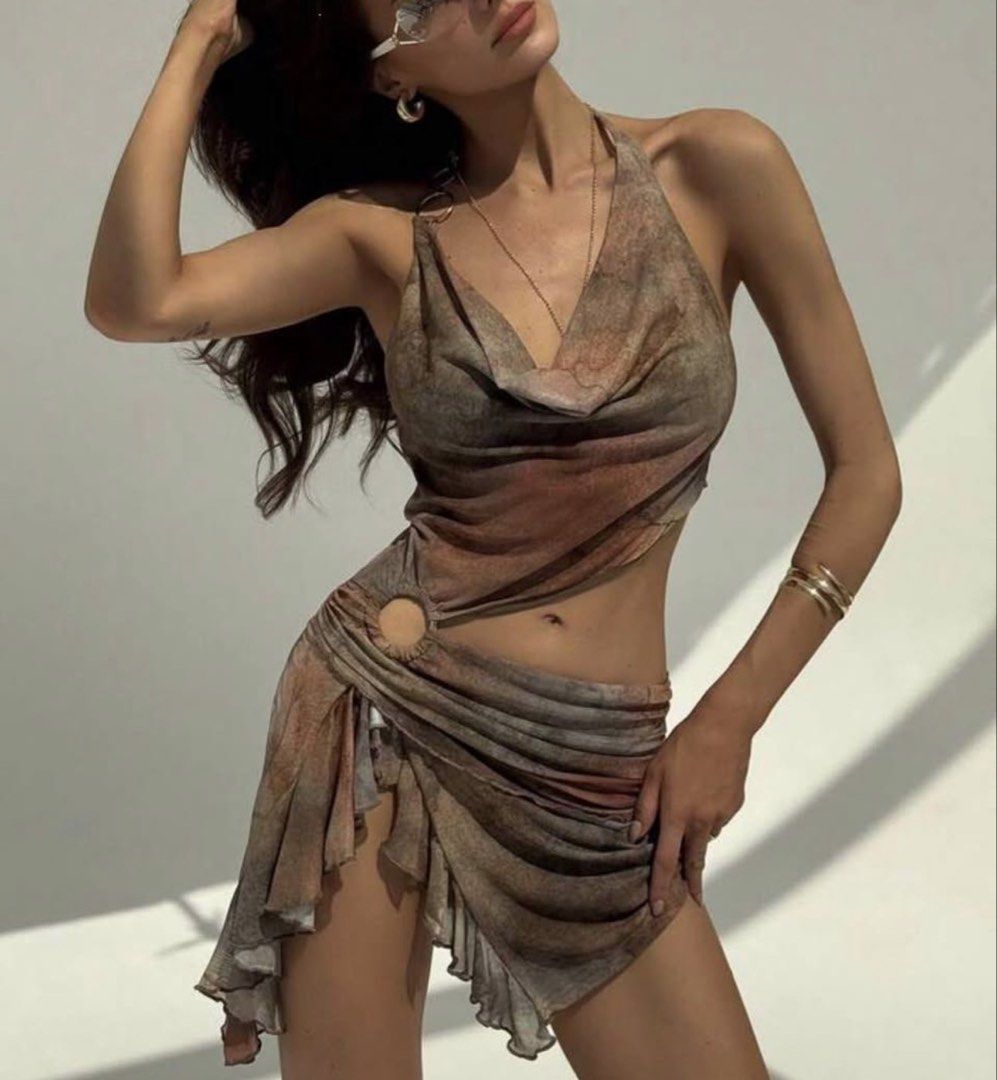 Beach Dress (Category: Dresses) located in Pasay City. Submitted by jadeseyer (Listing ID 1470396294, Image 1). Description: Used Once.