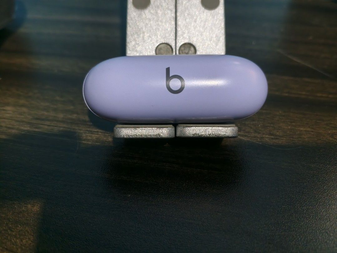 Beats solo buds charging case (Category: Earphones) located in Mandaluyong City. Submitted by ian181820 (Listing ID 1470495431, Image 1). Description: charging case only, rfs is because I already requested a replacement and lol I found this so I have 2 charging cases I don't need so selling this extra one for anyone that needs a replacement charging case for their solo buds. meet up is megamall or shang ri la, if near by areas within Mandaluyong 