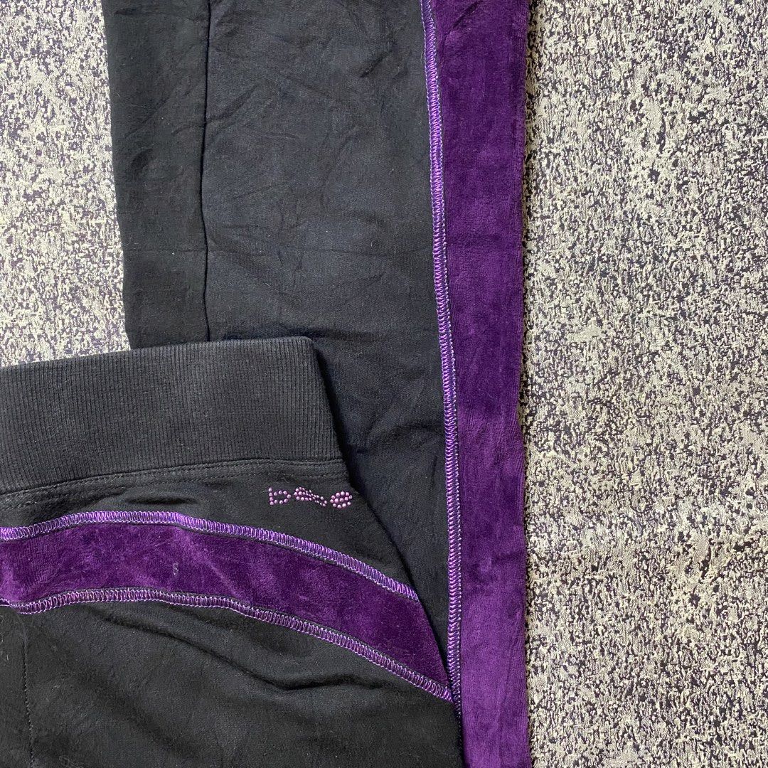 Bebe y2k sweatpants (Category: Jeans) located in Quezon City. Submitted by semantaryrave (Listing ID 1470449788, Image 3). Description: Y2k Bebe sweatpants Size small Good condition Openwaist- 32 to 36 Length- 40 Thigh- 10 Hem- 9 Dm purchase.