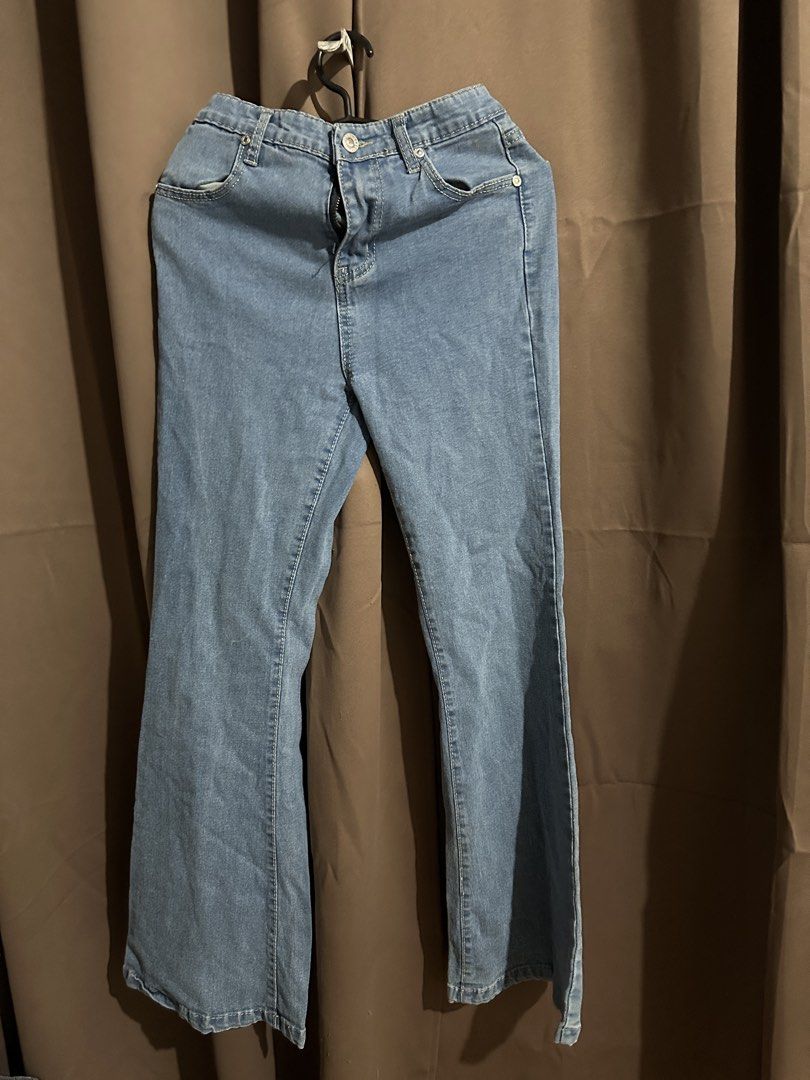Beepop Light Blue Flare Jeans (Category: Jeans) located in Calamba. Submitted by itsyan (Listing ID 1470359516, Image 1). Description: ❗️used only thrice ❗️flare.