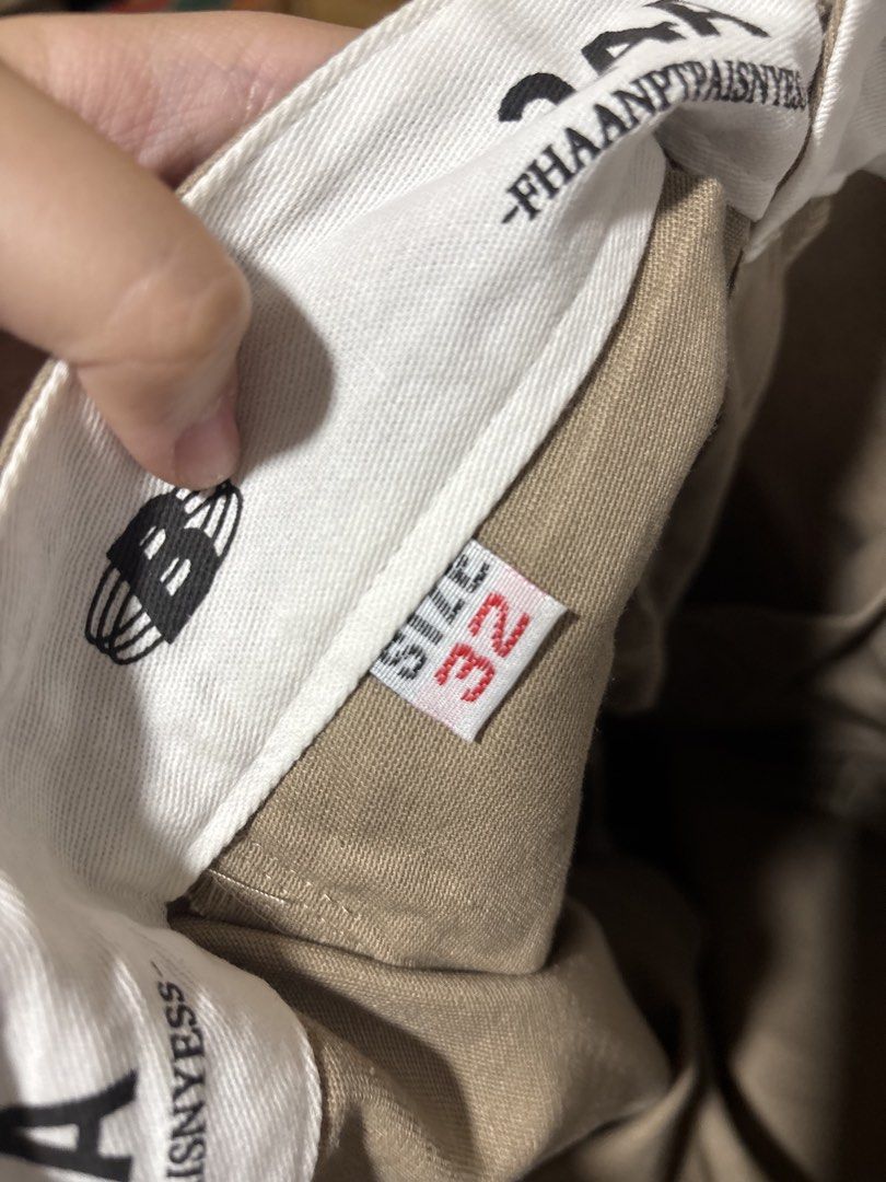 Beige trousers khaki pants size 32 (Category: Jeans) located in Taguig. Submitted by pauu1234 (Listing ID 1470407332, Image 2). Description: 📌 Never been used 📌 Fits M-L body frames Original price: ₱328 - payment first basis - next day pick up (contact seller if needed immediately) - taguig area 😊.