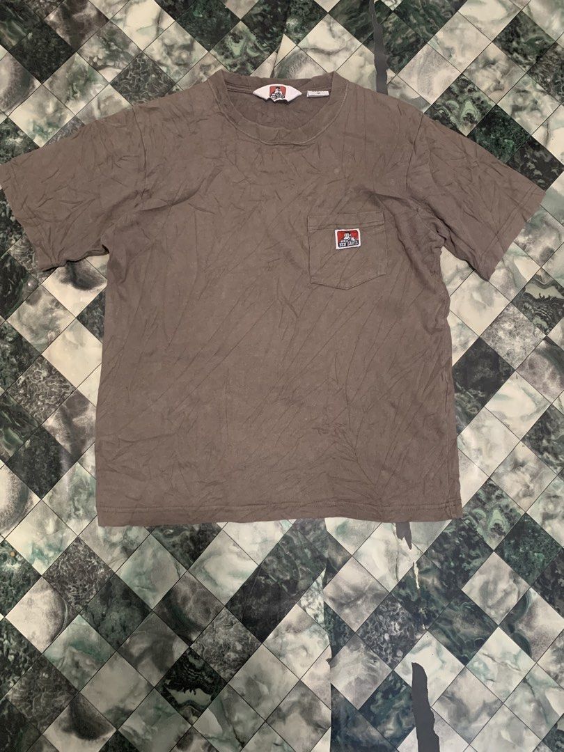Ben Davis Pocket T-Shirt Brown Size M (Category: Tshirts & Polo Shirts ) located in Cebu City. Submitted by tangubrhia45277 (Listing ID 1470474591, Image 2). Description: - Brand: Ben Davis - Item: Pocket T-Shirt - Color: Brown - Size: Medium (M) - Material: 100% cotton - Features: Classic logo patch on chest pocket, ribbed crew neckline, short sleeves - Condition: Clean tag and branding label intact - Style: Simple everyday streetwear.
