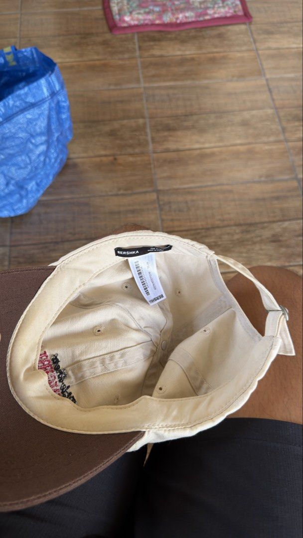 BERSHKA CAP (Category: Caps & Hats) located in Manila. Submitted by urban-vintage_2 (Listing ID 1470390766, Image 3). Description: ISSUE: NONE (NEED WASH) MOP :GCASH (NO COD) SHIP VIA: LALAMOVE & J&T LOCATION: PASIG CITY LENGTH: 27 WIDTH : 20 .