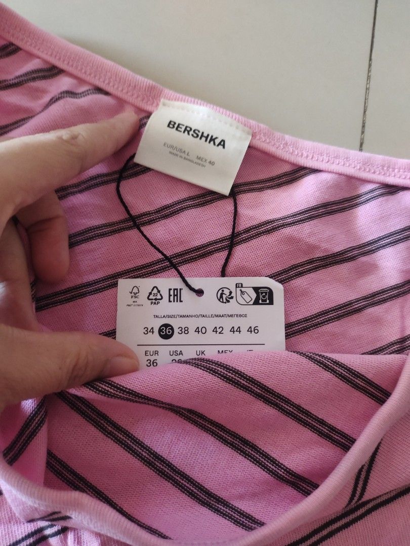 Bershka one sided top (Category: Sleeveless) located in Aliaga. Submitted by kmapparel (Listing ID 1470369503, Image 2). Description: .