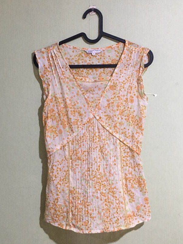 Bess 2000s Y2k Sleeveless Top (Category: Sleeveless) located in Cabuyao City. Submitted by 4everblooms (Listing ID 1470271461, Image 2). Description: - Brand: Bess - Size: Small (can fit to medium) - Fabric: Lightweight and breathable, perfect for summer - No issue mop: gcash/maribank only mod: jnt/ meet-up in nearby areas 🖇 dm me for more details.